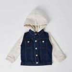 جاكيت جينز برقبة على شكل ياقة مع جيب من الجينز دنيم